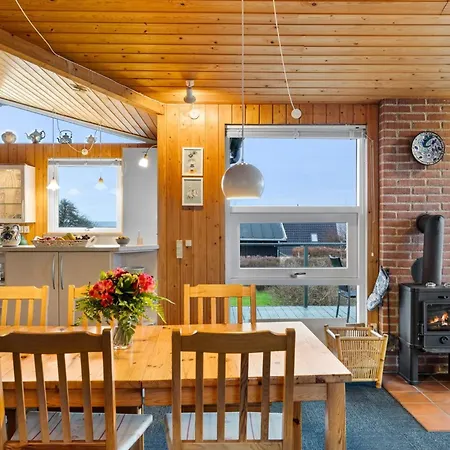 Slava - 75m From The Sea By Interhome Дом отдыха *